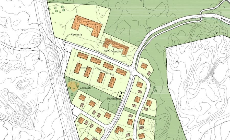 Kartillustration som visar ett område med byggnader, vägar och grönområden, inklusive planerade hus och landskapsdetaljer