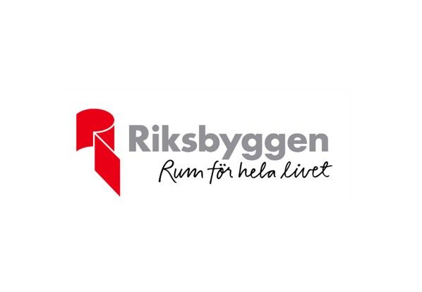 Logotyp för Riksbyggen med texten "Rum för hela livet" och en röd grafisk symbol