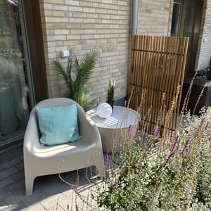 Uteplats mot innergård, detaljbild