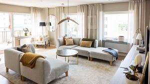 Vardagsrum med utgång till balkong generell bild