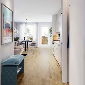 Ljust och modernt vardagsrum med öppen planlösning, trägolv, matplats, sittgrupp och stora fönster som släpper in naturligt ljus