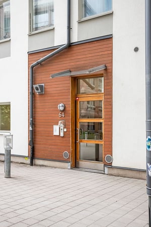 Entre till hyresrättsfastighet