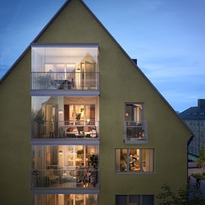 Illustration av ett flerbostadshus med upplysta lägenheter och balkonger i kvällsljus