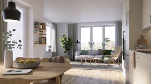 Modernt vardagsrum och kök i öppen planlösning med ljusa väggar, träbord, soffa, stora fönster och inredning som inkluderar växter och hyllor