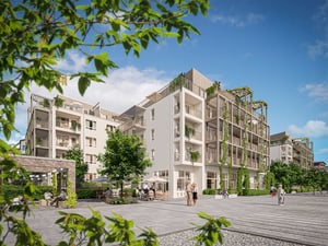 Moderna flerbostadshus, grönskande omgivningar och människor på gården