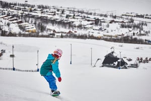 Snowboardåkning i fjällen