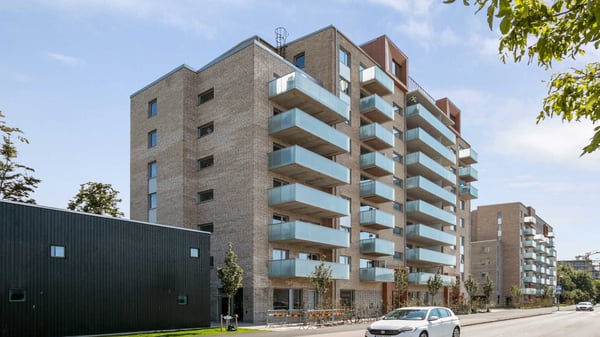 Brf Körsbärslunden fasad från gatan