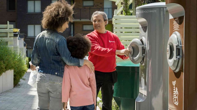 Sopnedkast på innergård