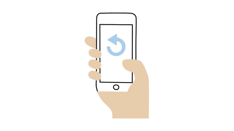 Illustration av en hand som håller en mobiltelefon med en blå uppdateringsikon på skärmen