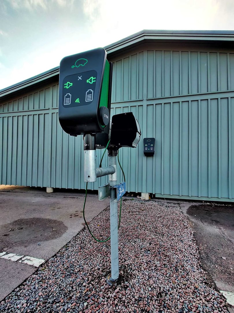 Laddstolpe i Brf Topeliusparken i Uppsala