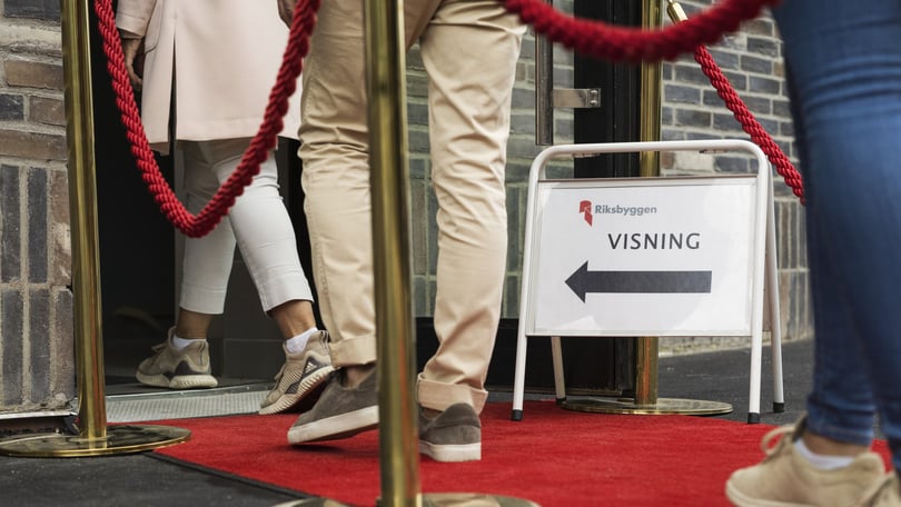 Kö till lägenhetsvisning