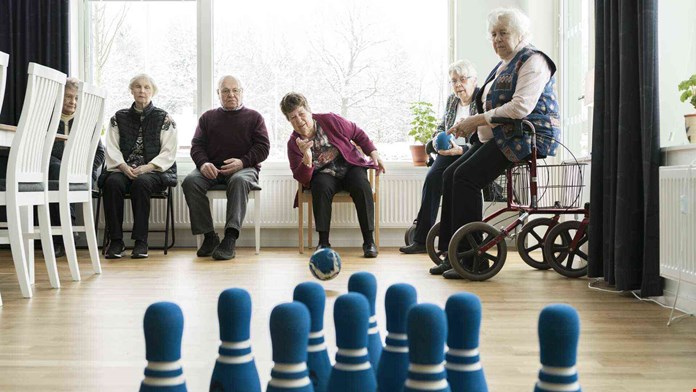Bowling på äldreboendet