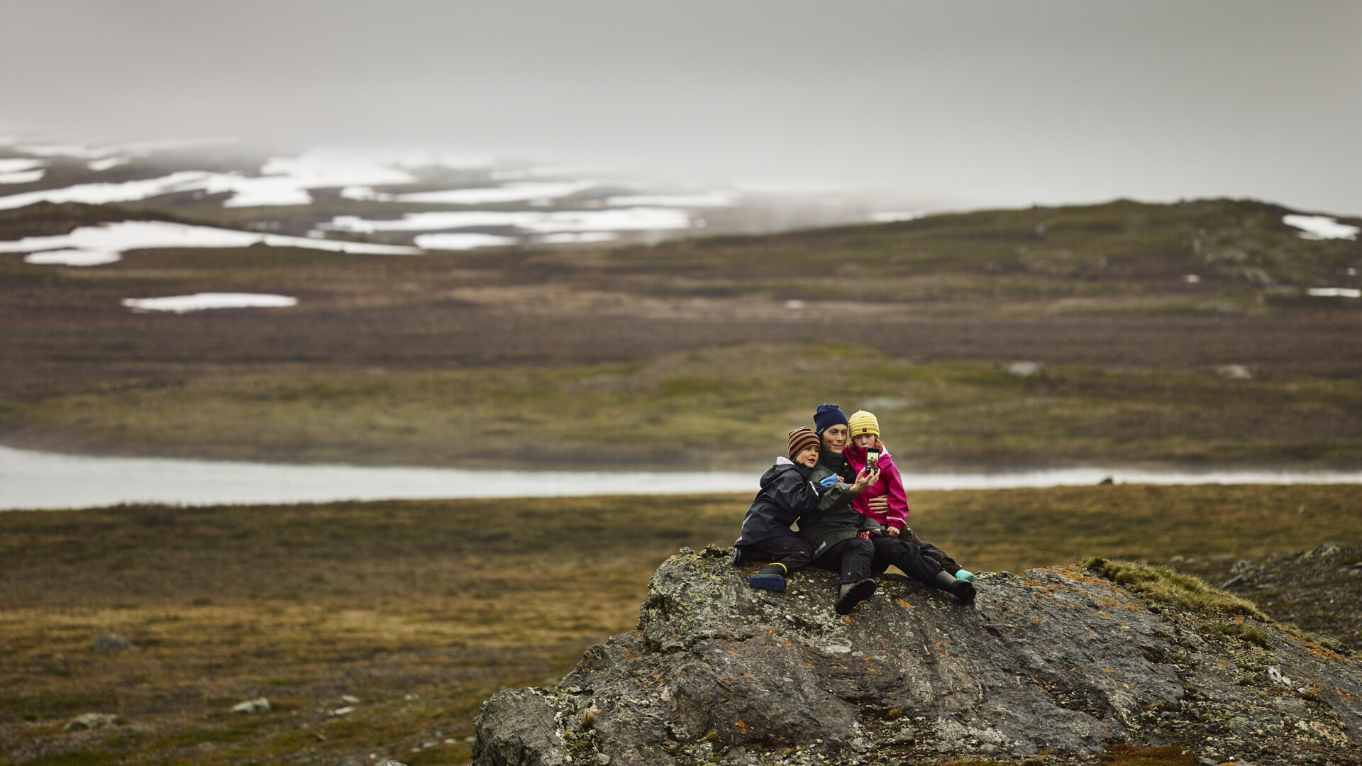 Selfie med barn i fjällen