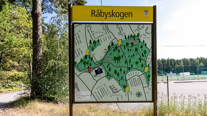 Informationstavla över Råbyskogen