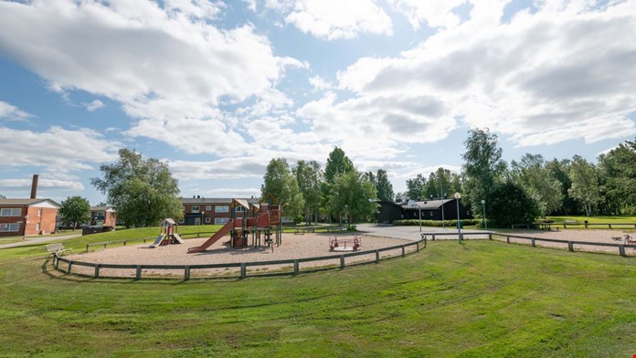 Lekplats vid hyreslägenheter i Gammelstad 